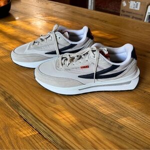 Like new-men’s Fila Renno sneakers